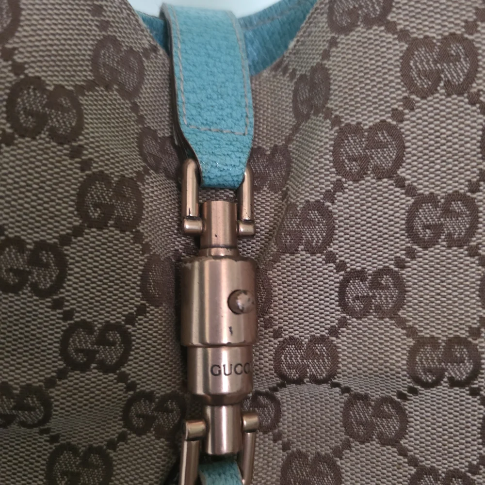 Gucci Brown Monogram Shoulder Bag with Teal Leather Trim - Picture 4 of 7